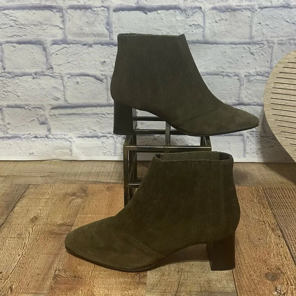 Italeau
The Ultra Chic Jane Bootie green size 41